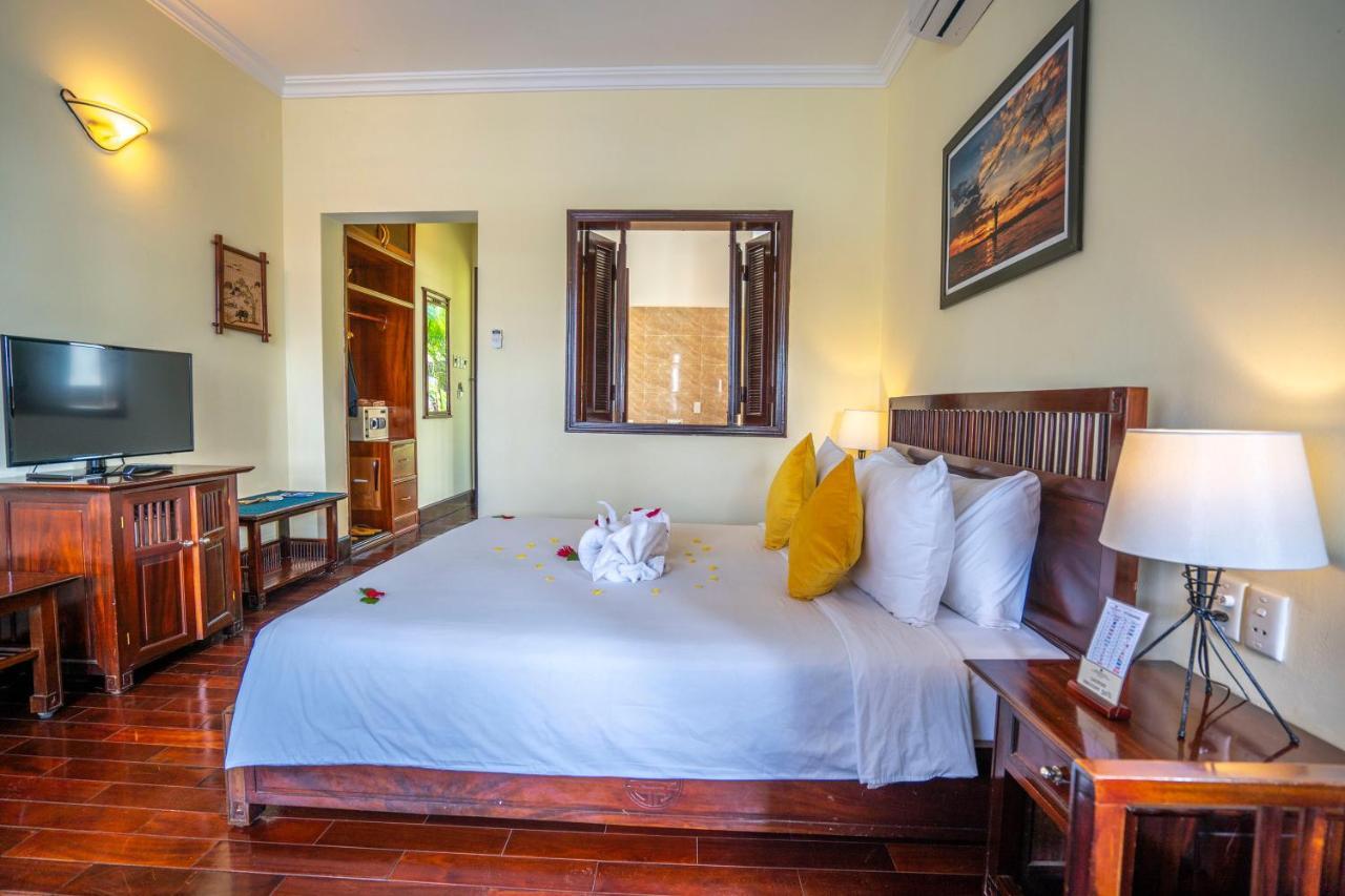 Hoi An Riverside Resort & Spa Exterior photo